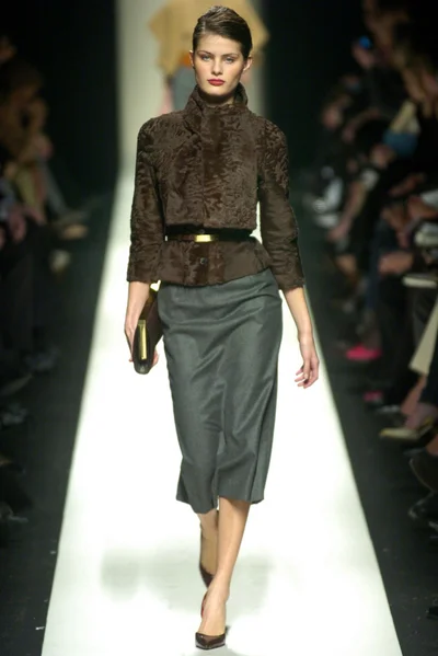 Look 16